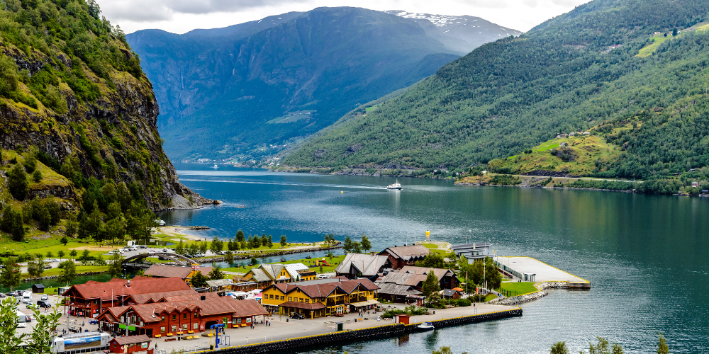 Norveç Fiyortları Cenneti: Flam Gezi Rehberi